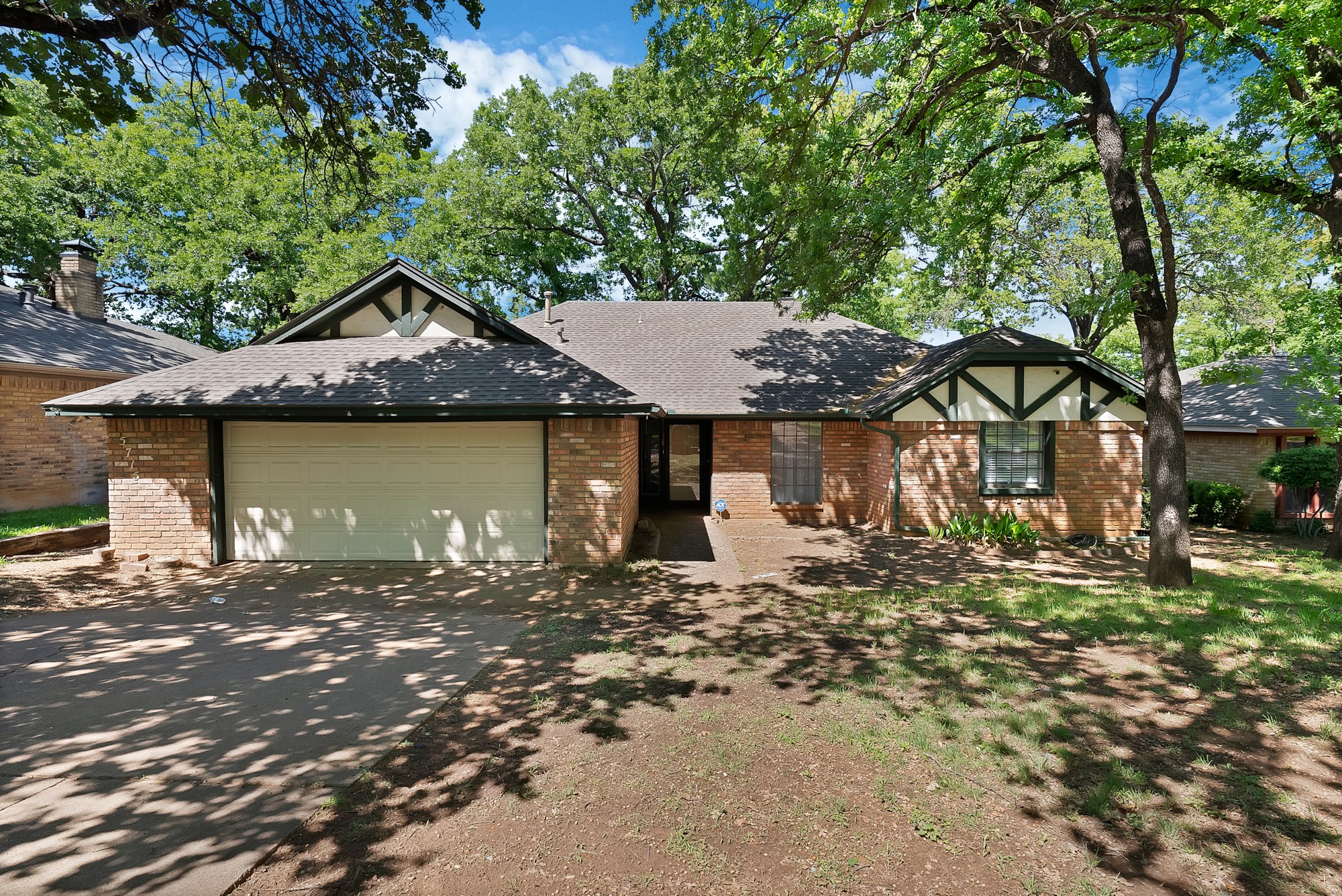 5715 Trail Crest Drive Arlington TX 76017