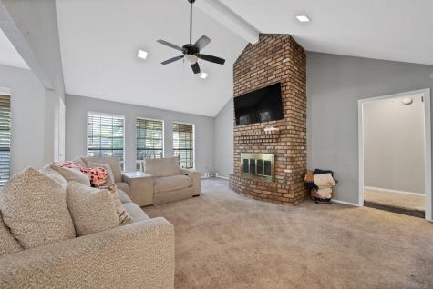 5715 Trail Crest Drive Arlington TX 76017