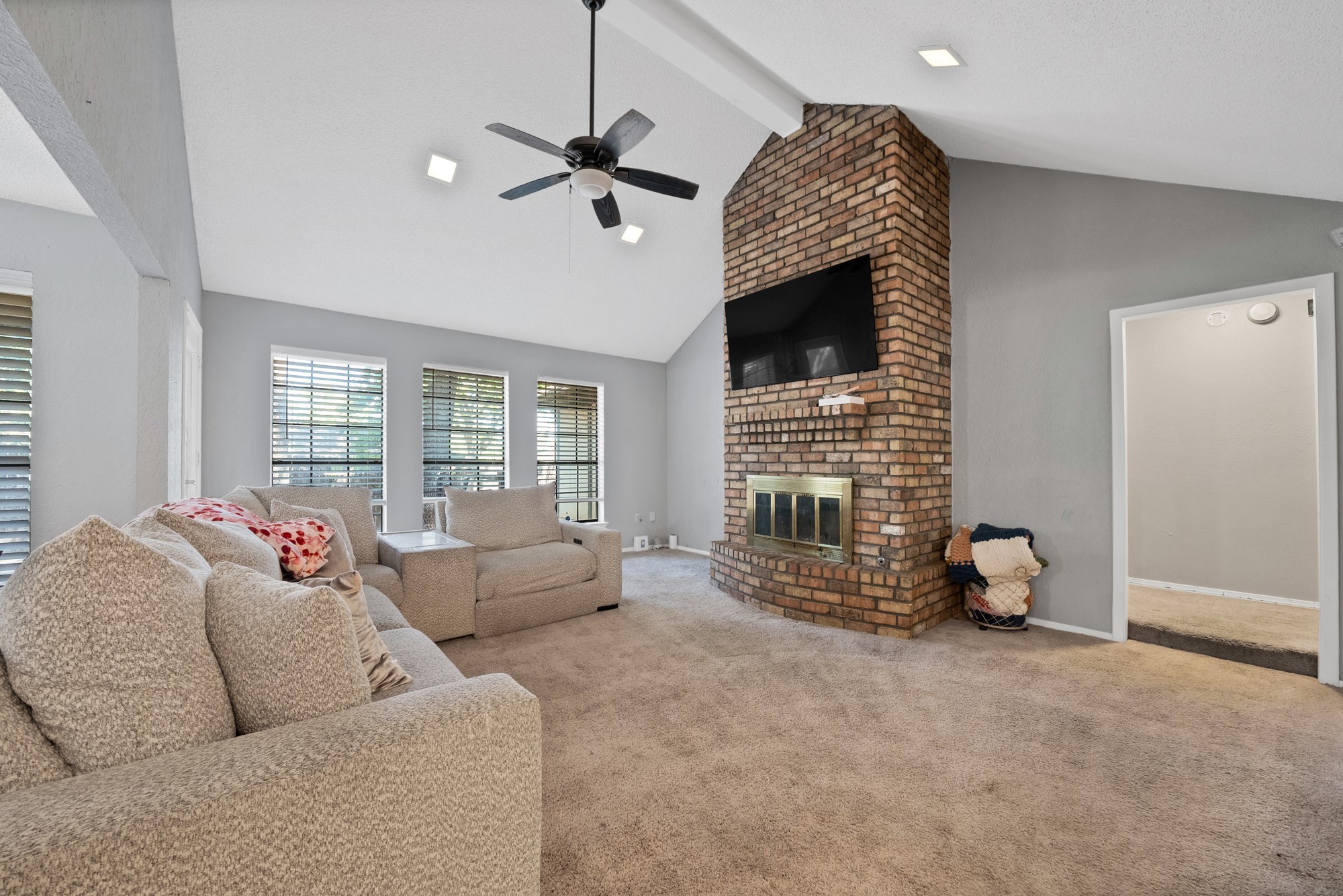 5715 Trail Crest Drive Arlington TX 76017