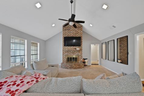 5715 Trail Crest Drive Arlington TX 76017