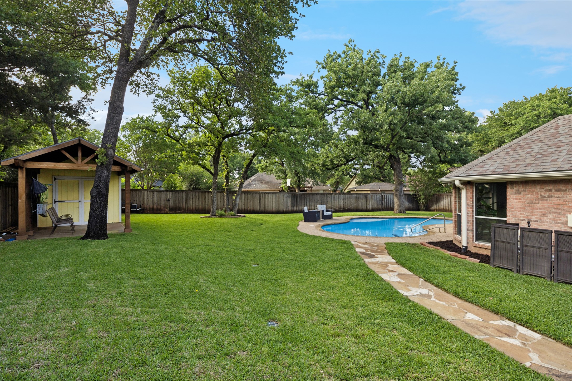 1573 Flying Jib Drive Azle TX 76020