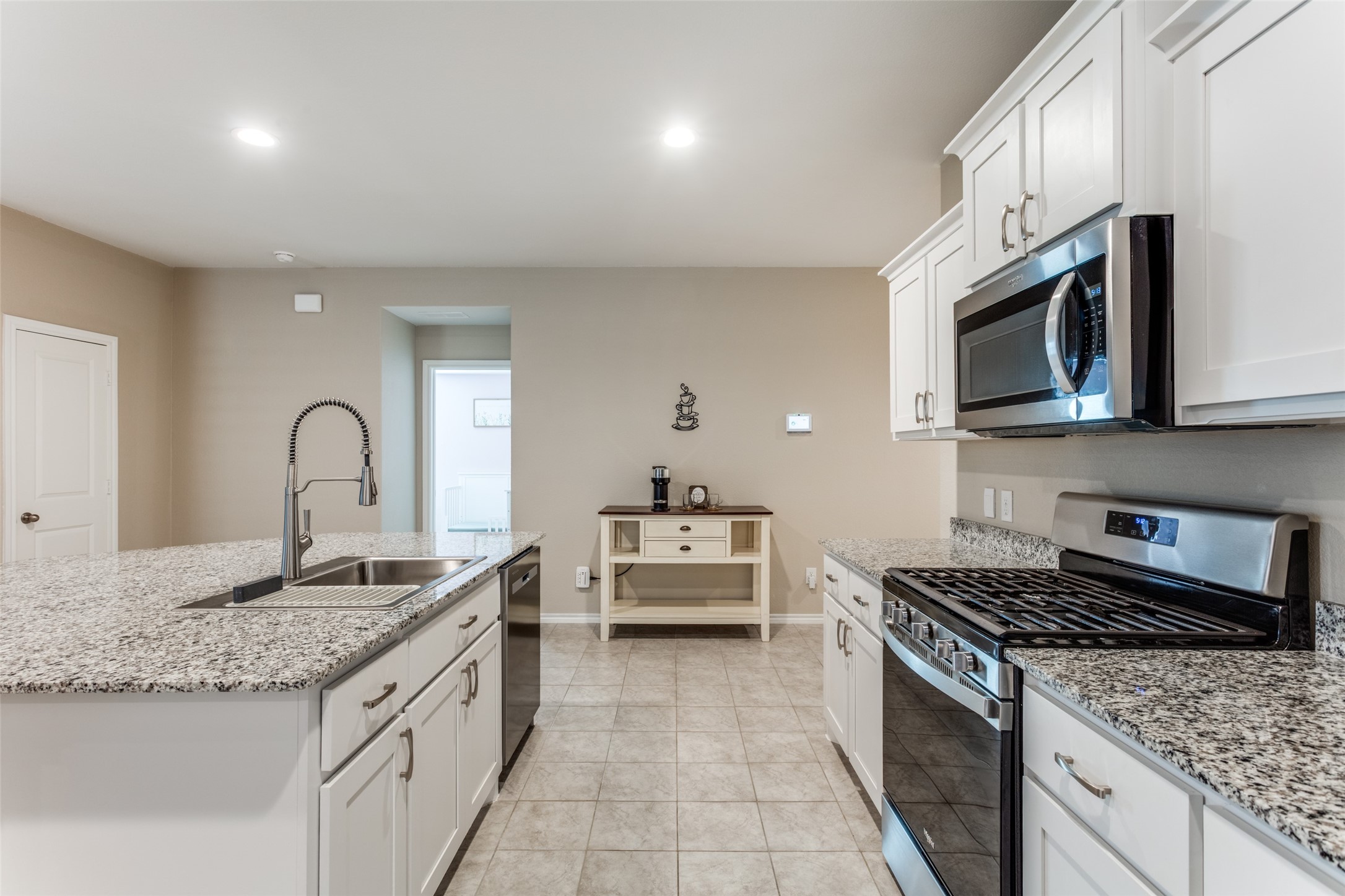 605 Basteen Lane Justin TX 76247