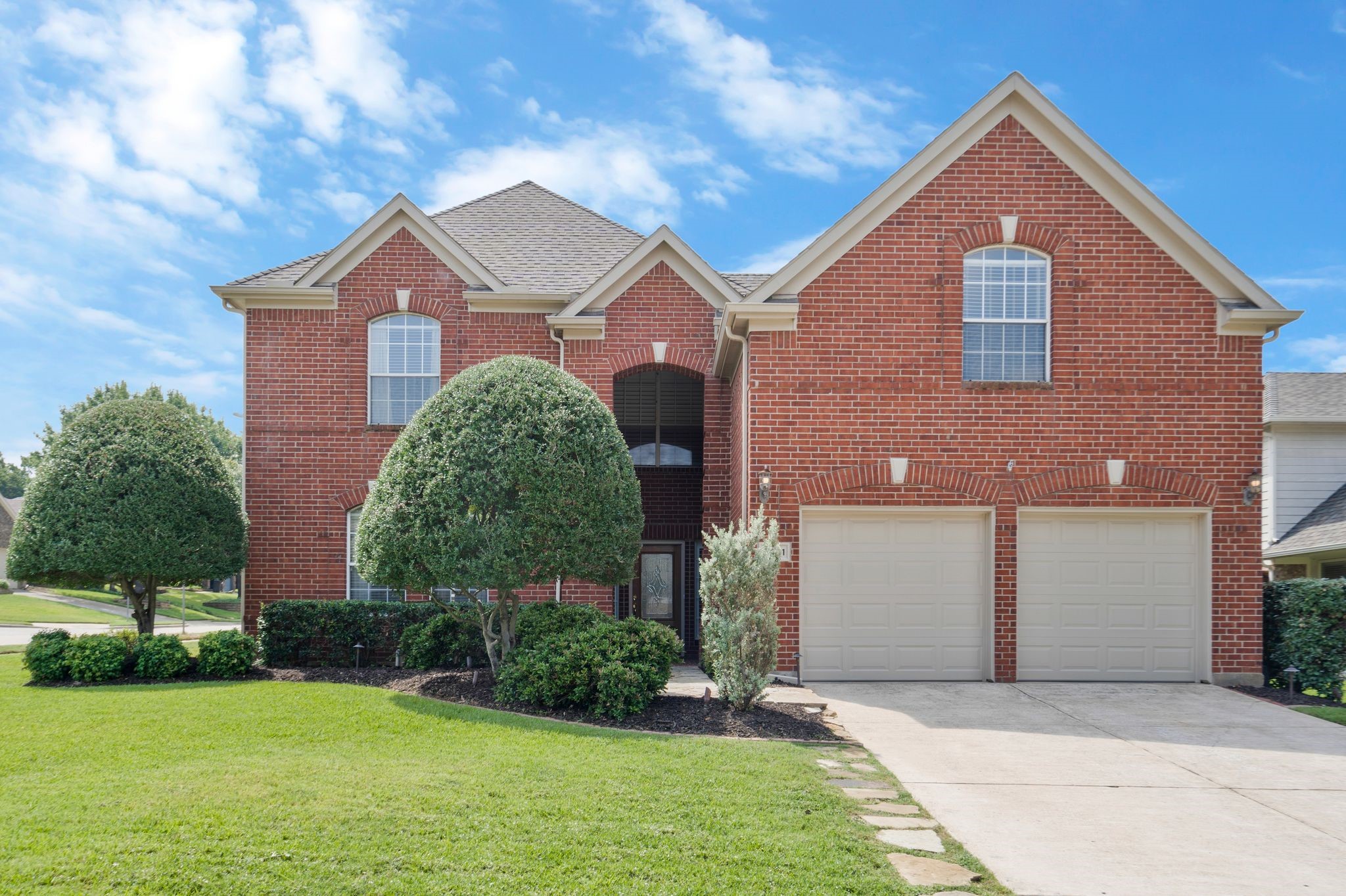 2401 Crockett Court Grapevine TX 76051