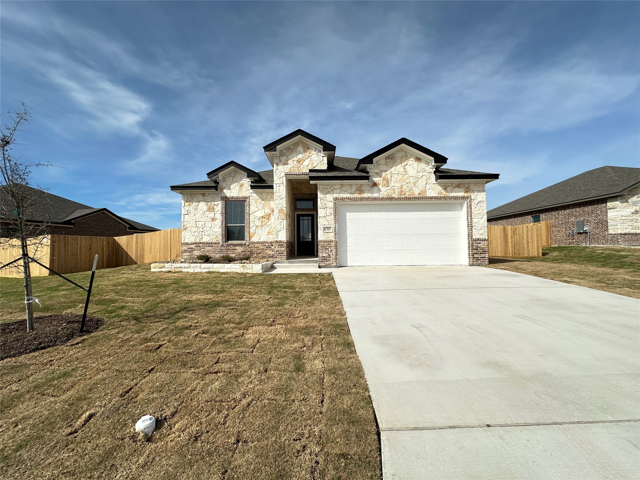 130 Lasso Loop Lorena TX 76655