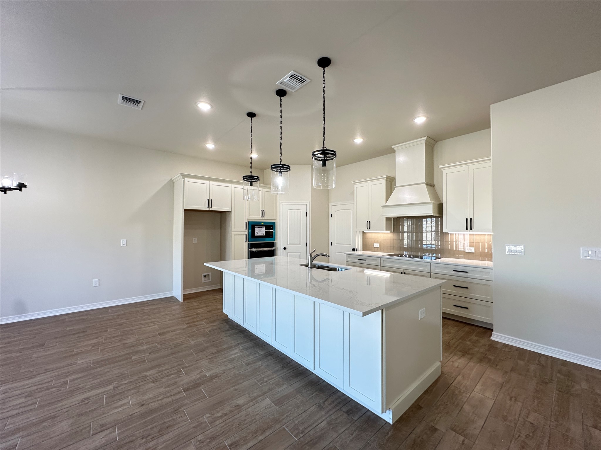 130 Lasso Loop Lorena TX 76655