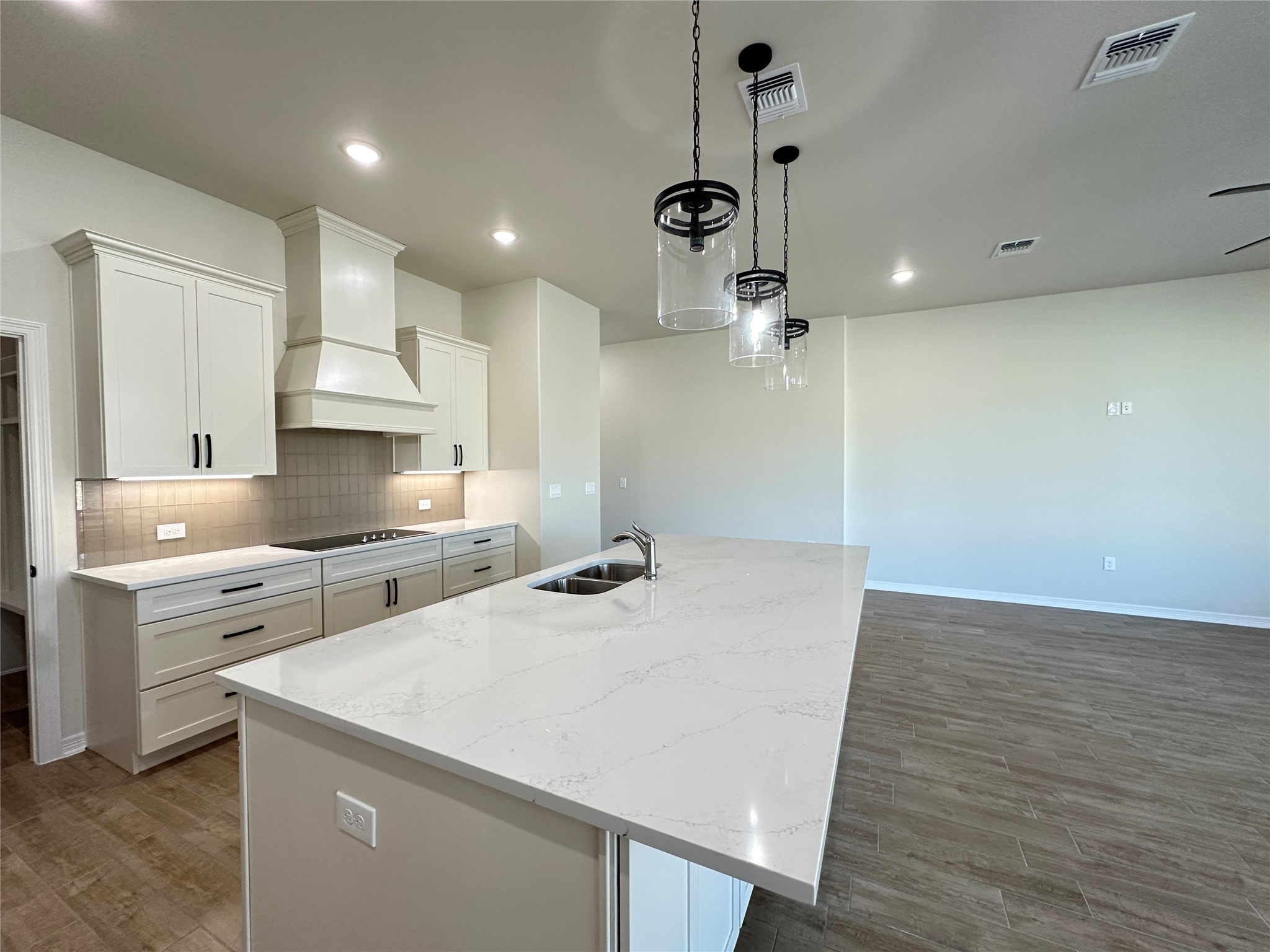 130 Lasso Loop Lorena TX 76655