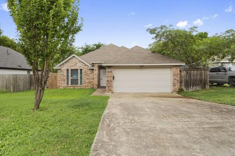 826 Tuskegee Street Grand Prairie TX 75051