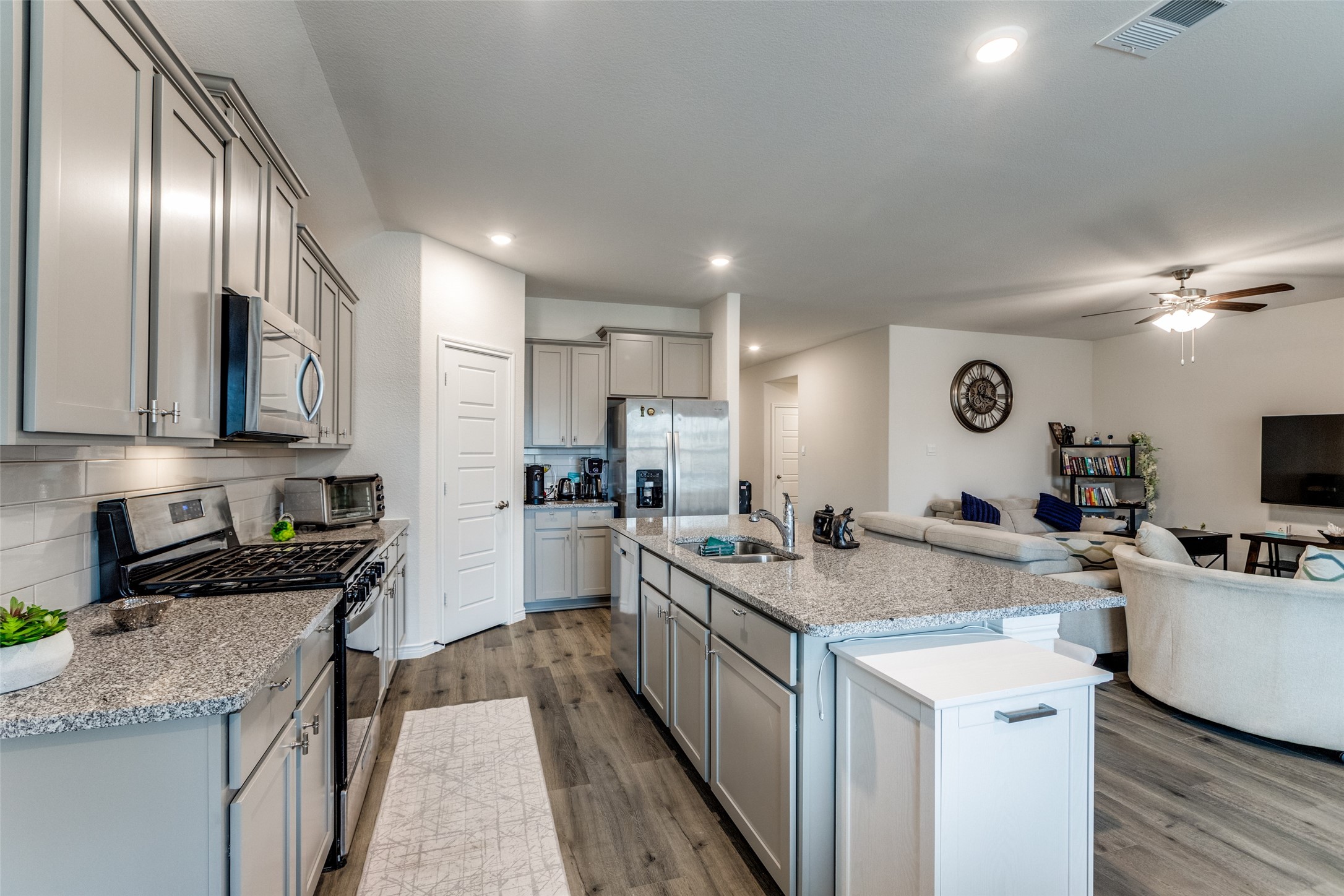 9809 Gooseneck Drive Aubrey TX 76227