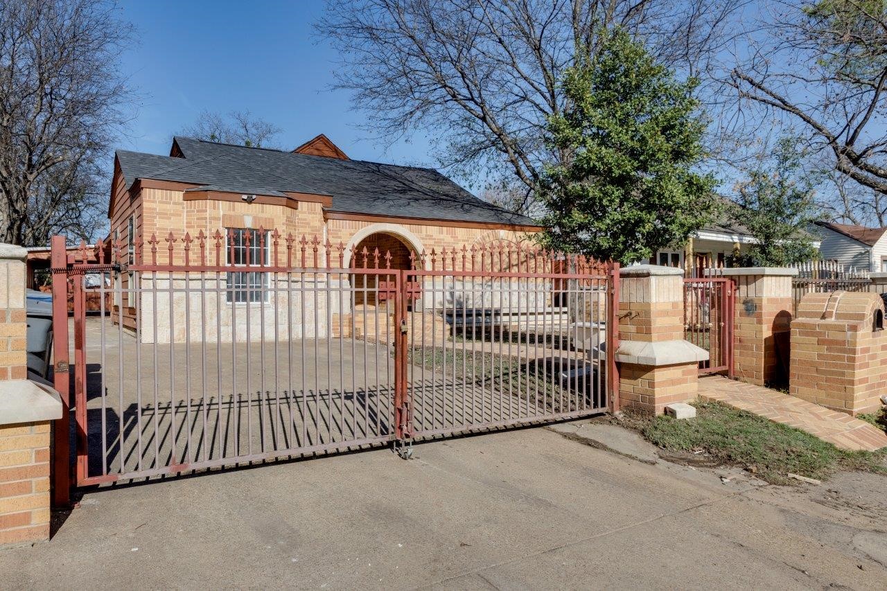 6717 Wofford Avenue Dallas TX 75227