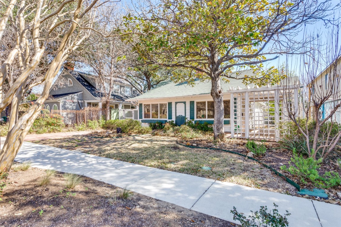 1217 Madeline Place Fort Worth TX 76107