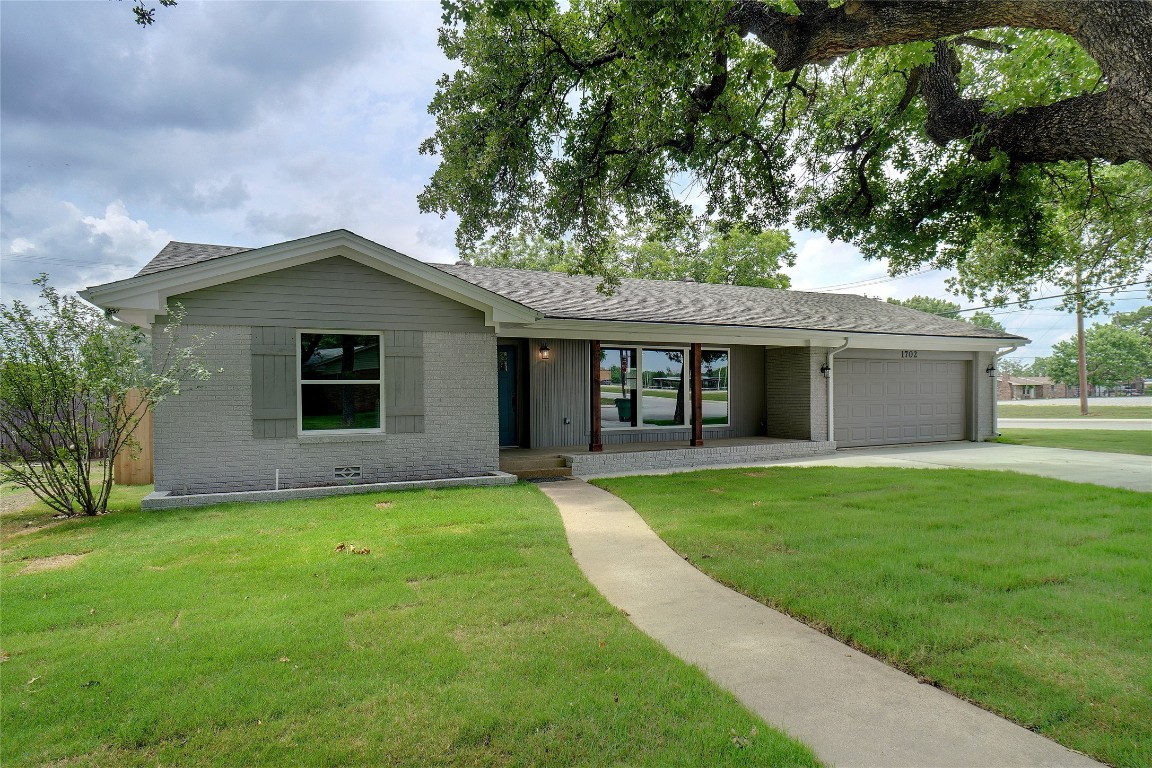 1702 Boston Avenue Bridgeport TX 76426