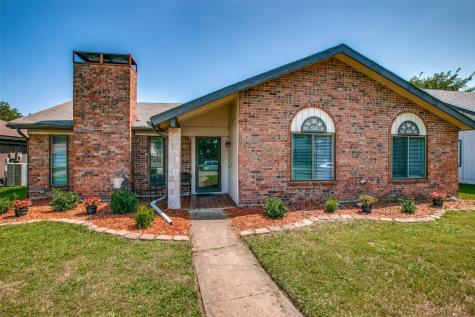 2926 Chariot Lane Garland TX 75044