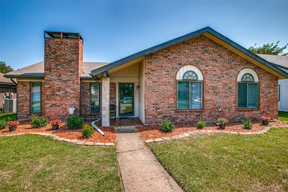 2926 Chariot Lane Garland TX 75044