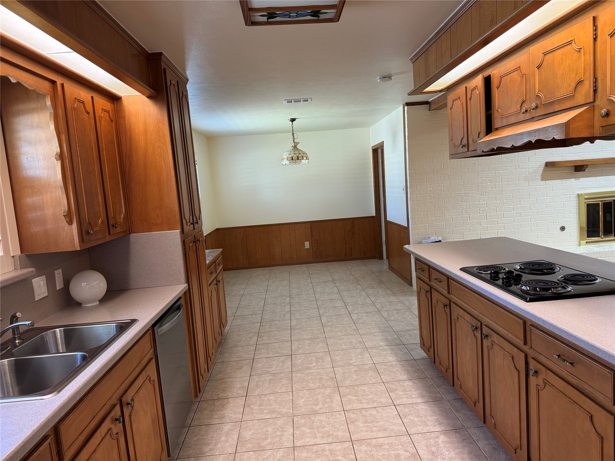 6025 Wrigley Way Fort Worth TX 76133