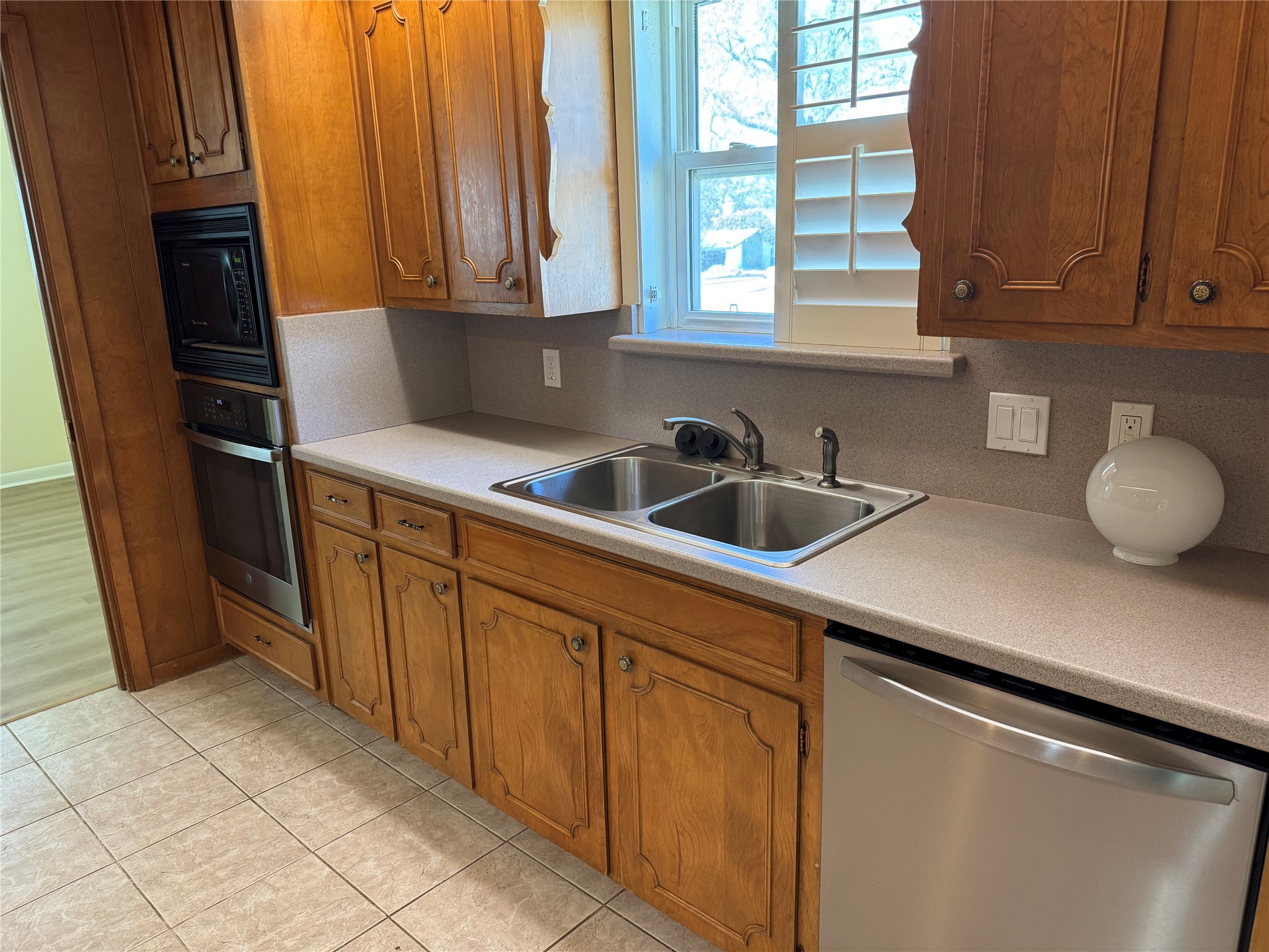 6025 Wrigley Way Fort Worth TX 76133