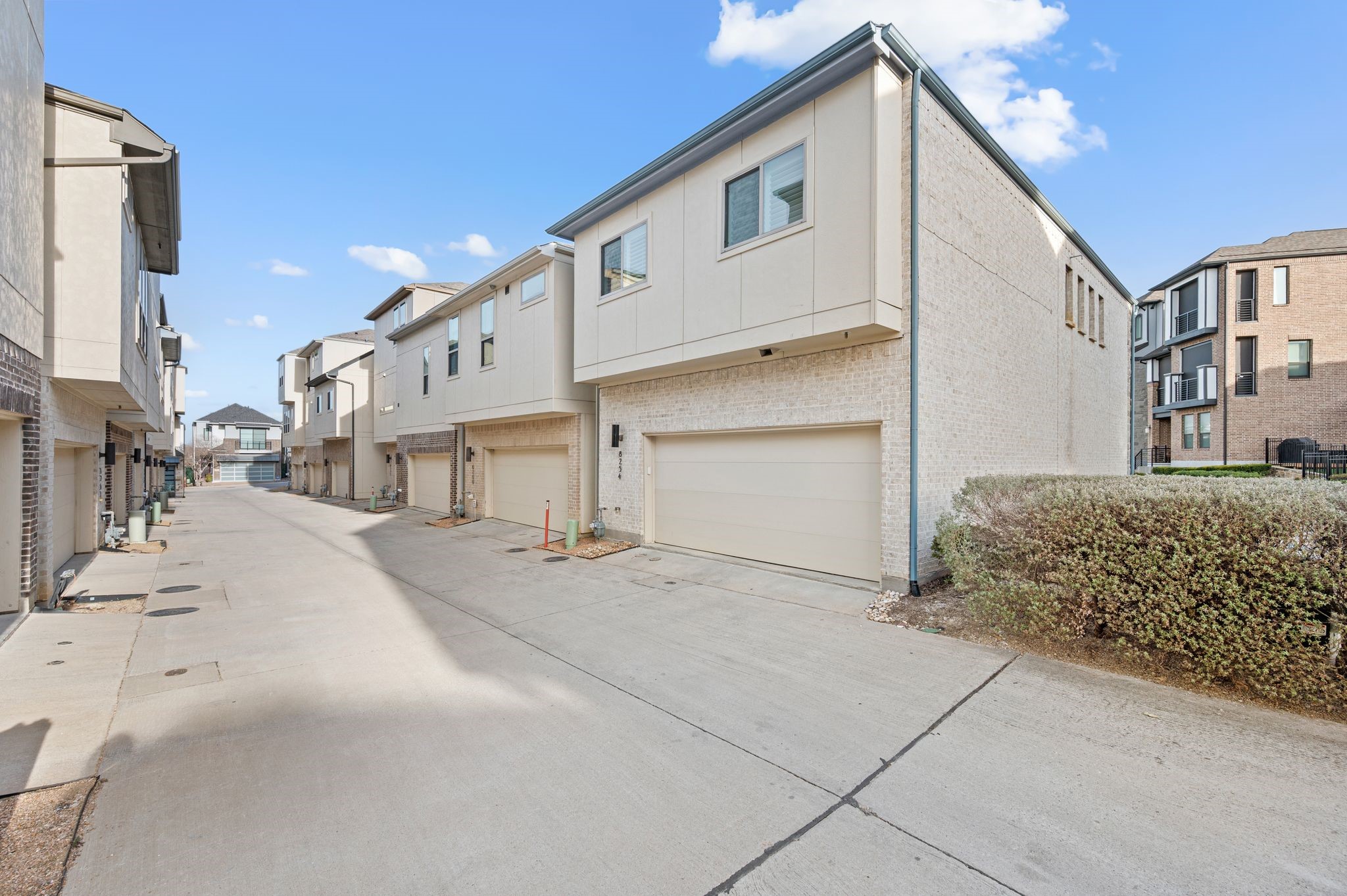 8254 Laflin Lane Dallas TX 75231