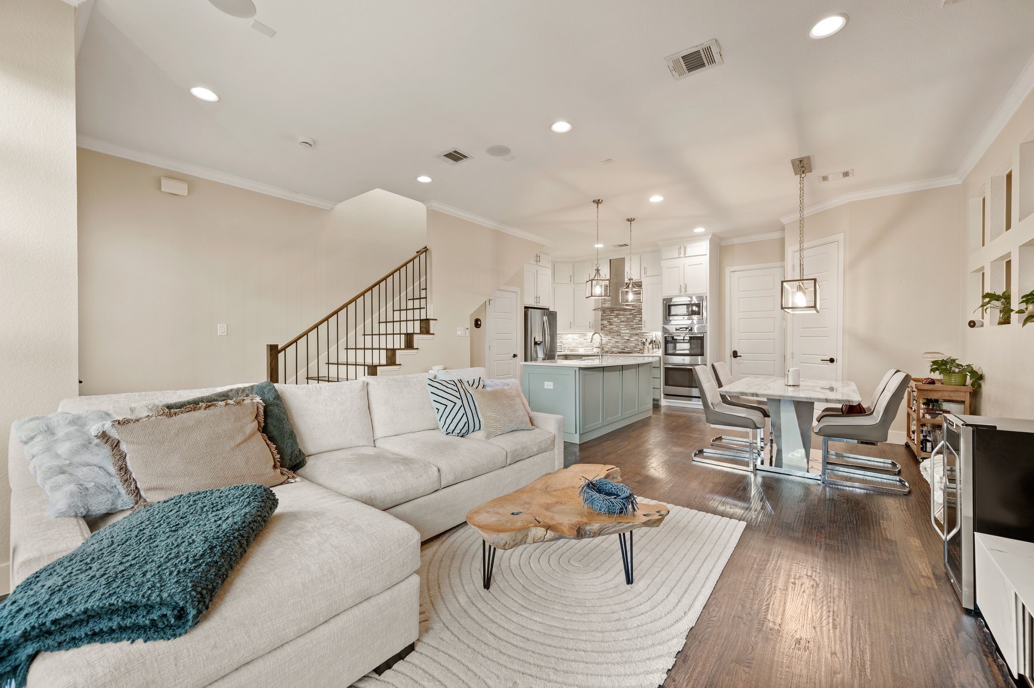 8254 Laflin Lane Dallas TX 75231