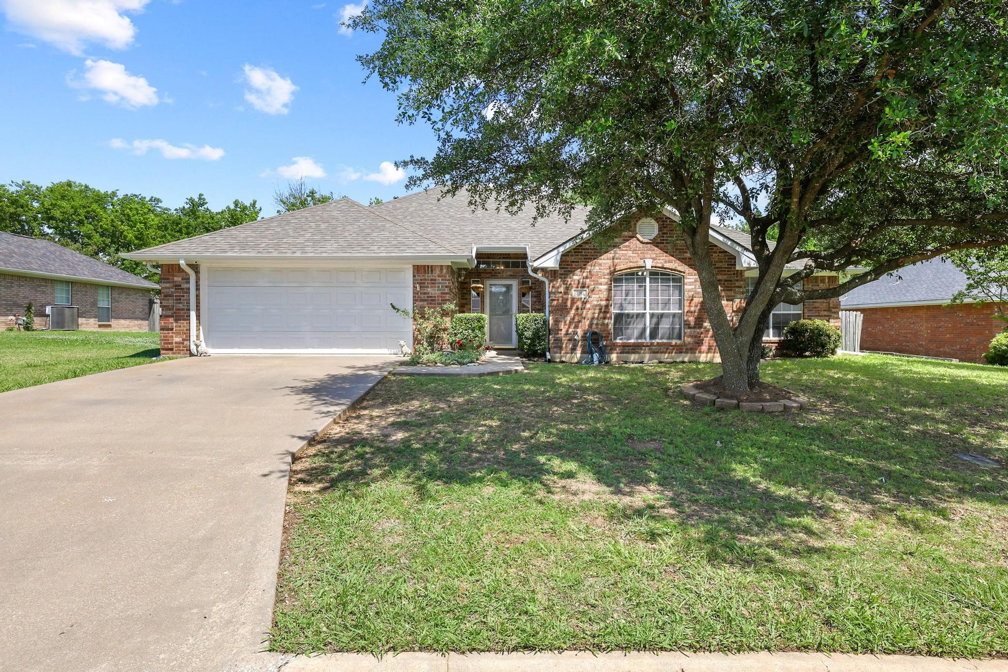 210 Bryant Street Pottsboro TX 75076