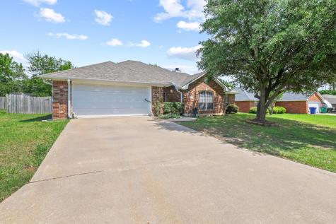 210 Bryant Street Pottsboro TX 75076