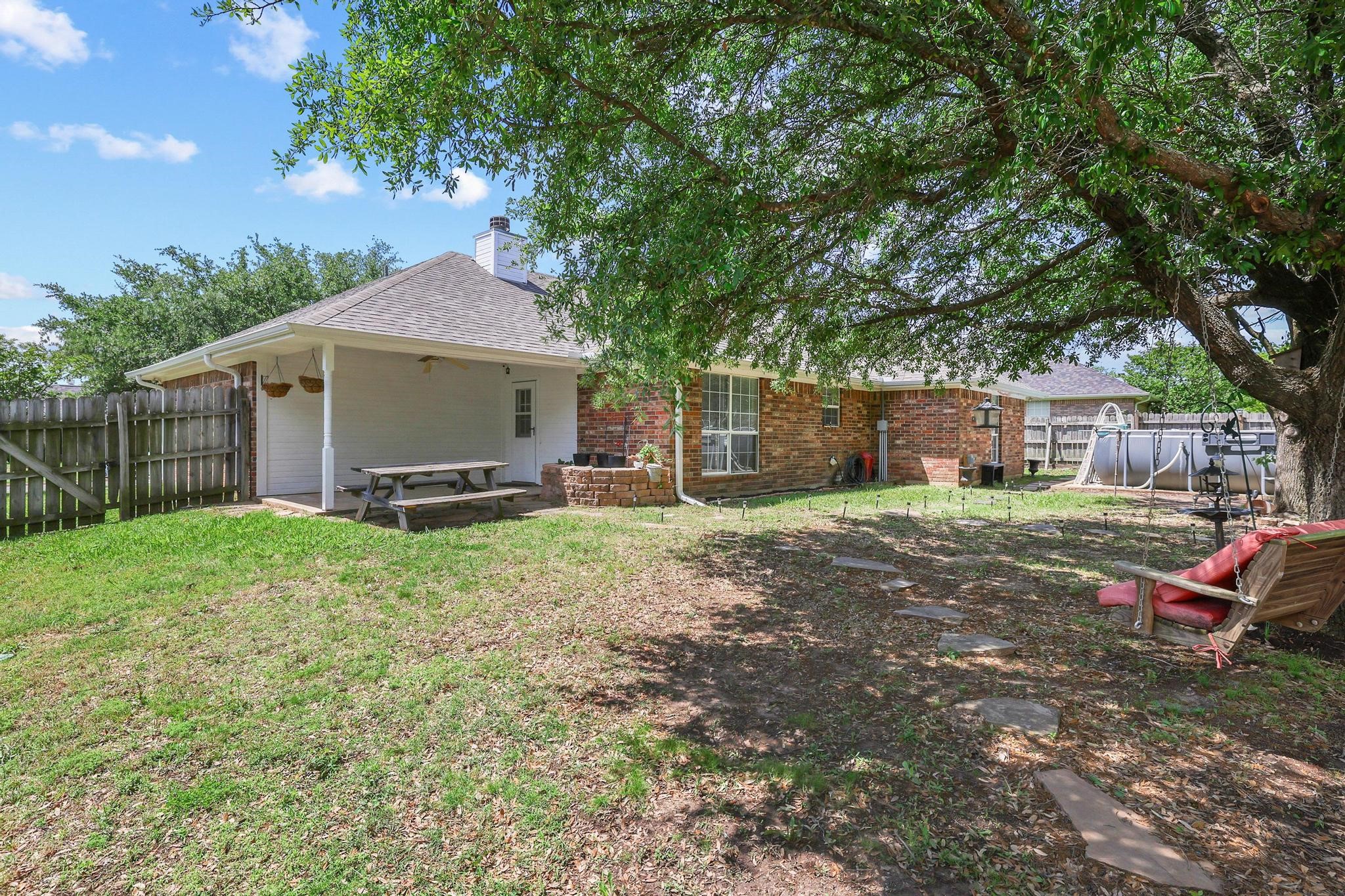 210 Bryant Street Pottsboro TX 75076
