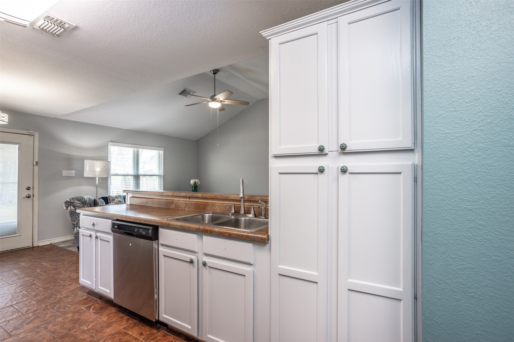 602 N Jordan Street Whitesboro TX 76273