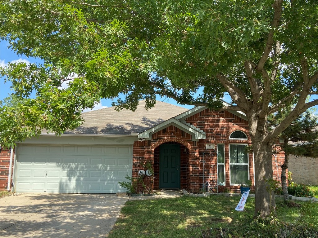 1521 Creekstone Court Fort Worth TX 76112