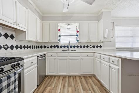 905 W Elizabeth Drive Robinson TX 76706