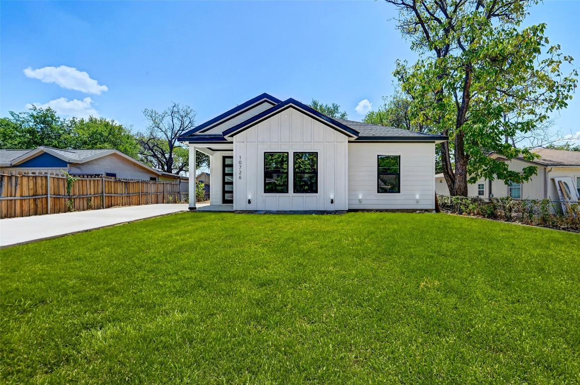 10726 Rockingham Street Dallas TX 75217