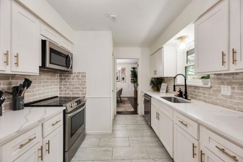 1906 Surrey Circle Grand Prairie TX 75050