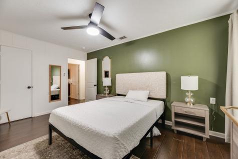 1906 Surrey Circle Grand Prairie TX 75050