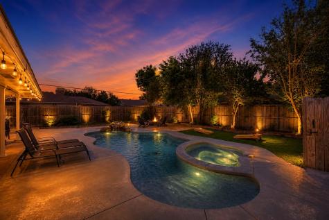 1906 Surrey Circle Grand Prairie TX 75050