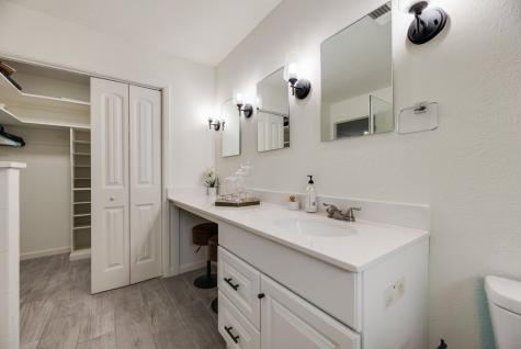 1906 Surrey Circle Grand Prairie TX 75050
