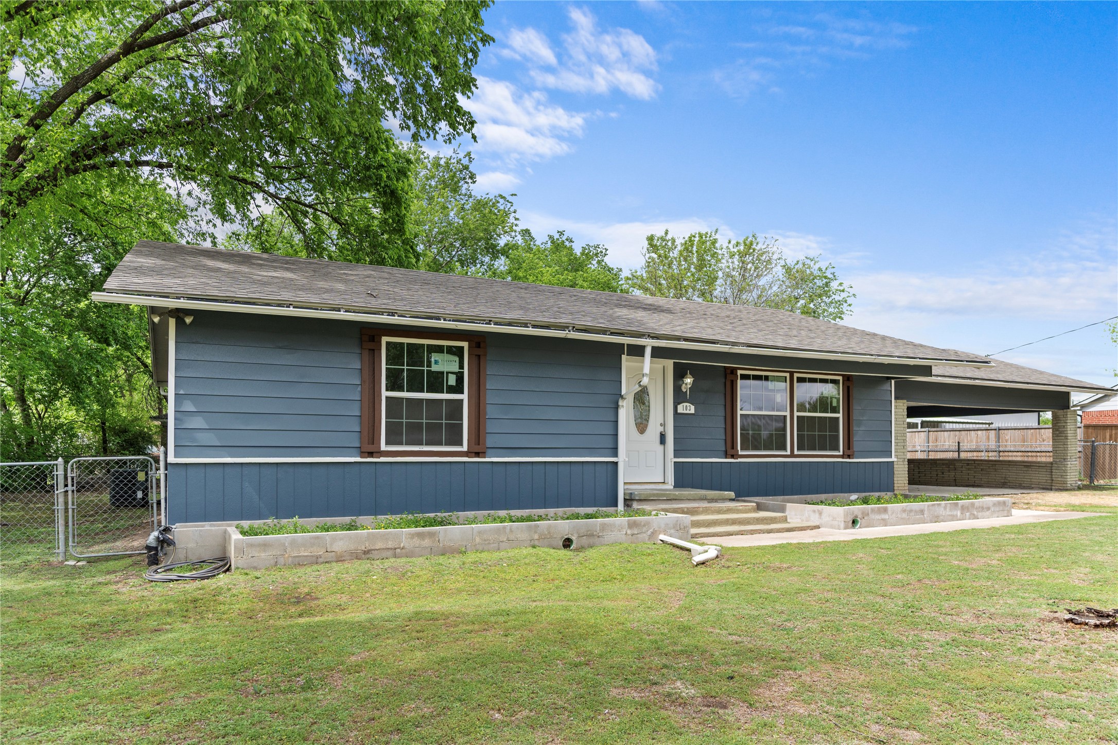 103 N 6th Street E Dawson TX 76639