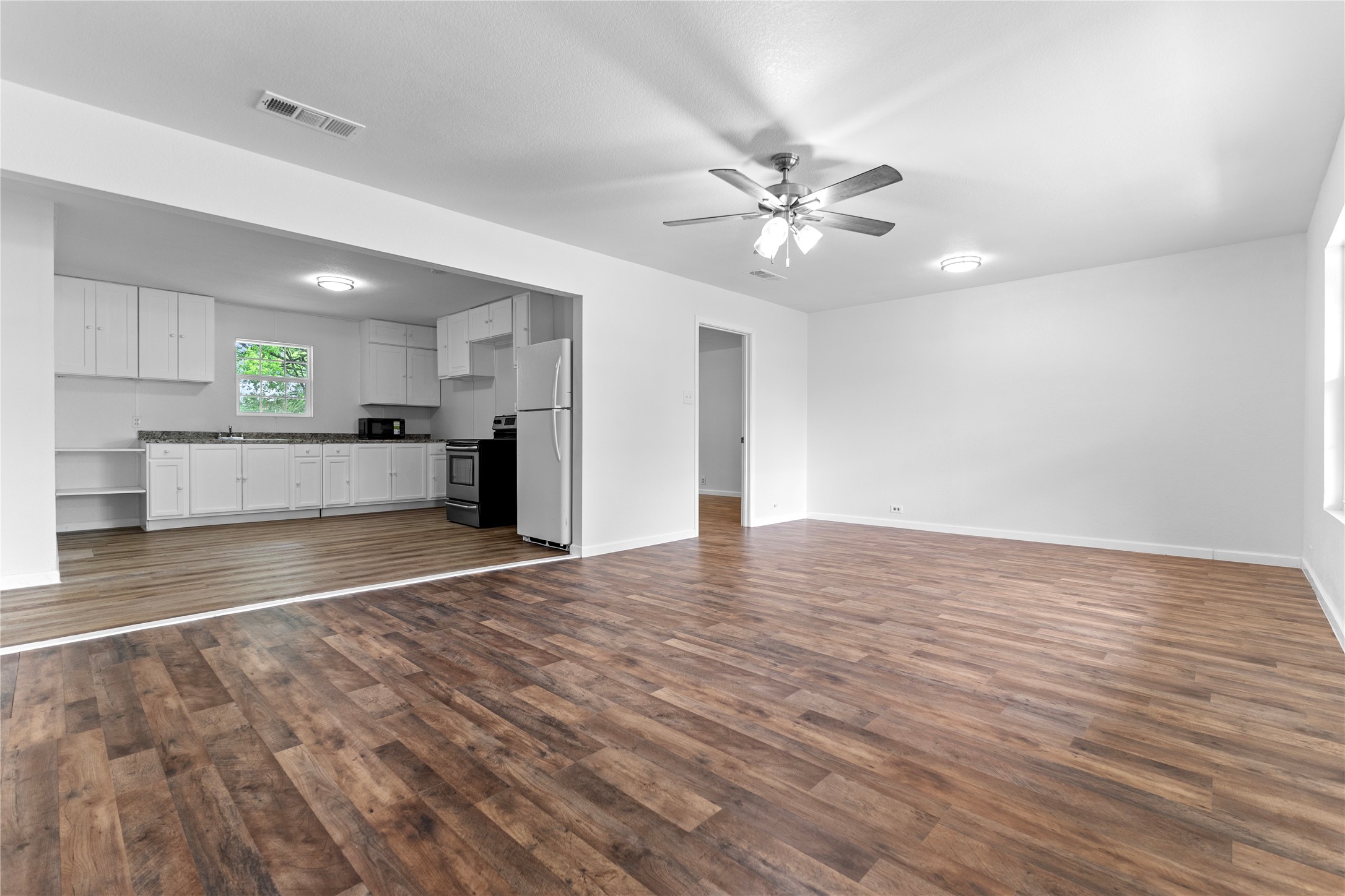 103 N 6th Street E Dawson TX 76639