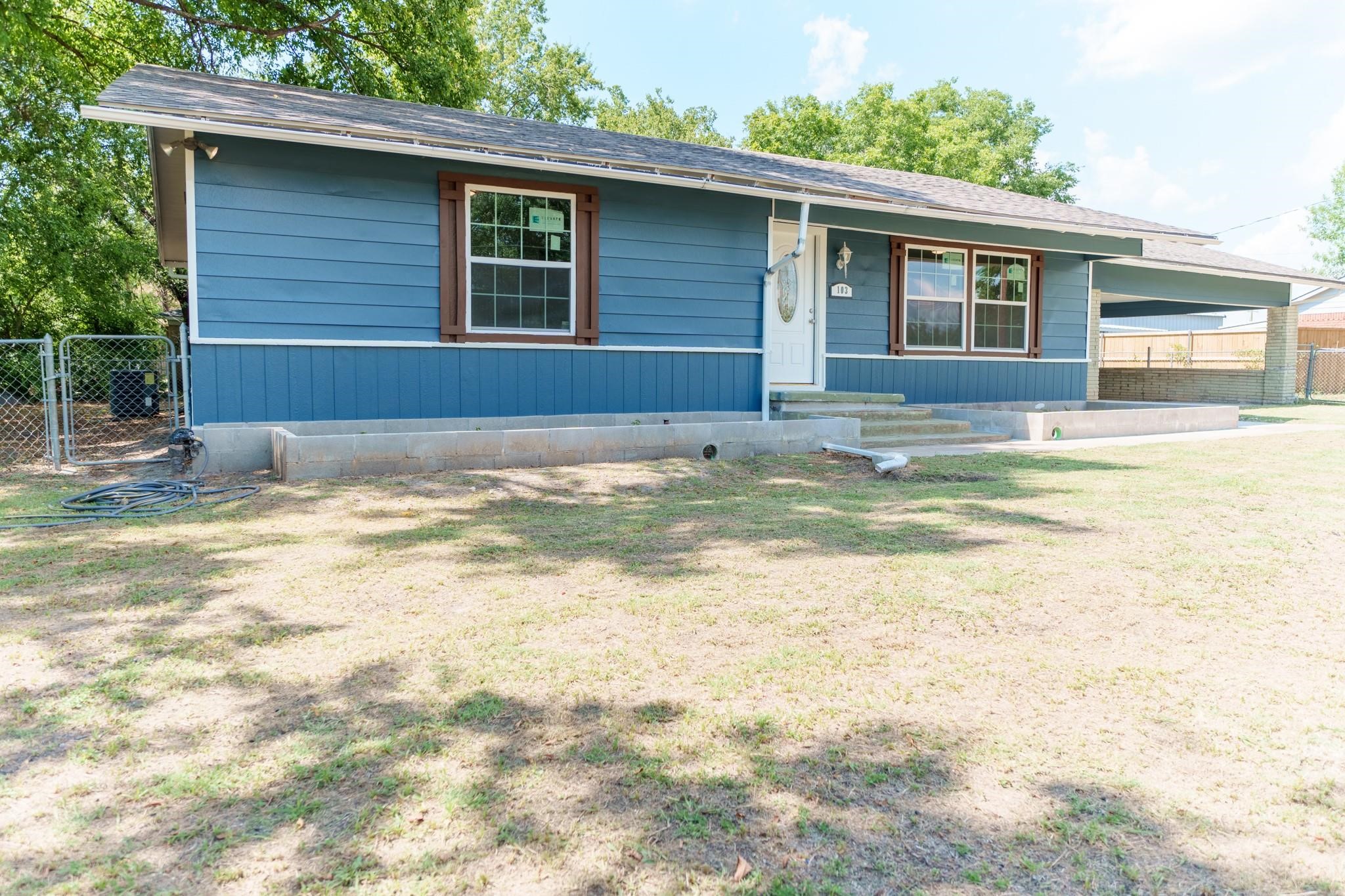 103 N 6th Street E Dawson TX 76639