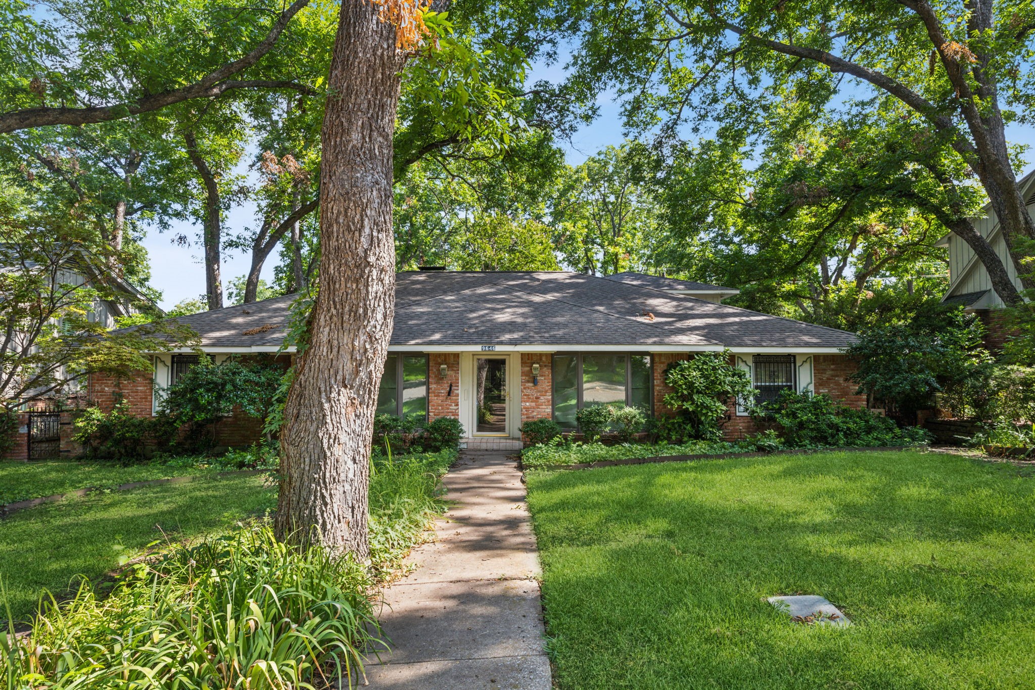 9646 Estate Lane Dallas TX 75238