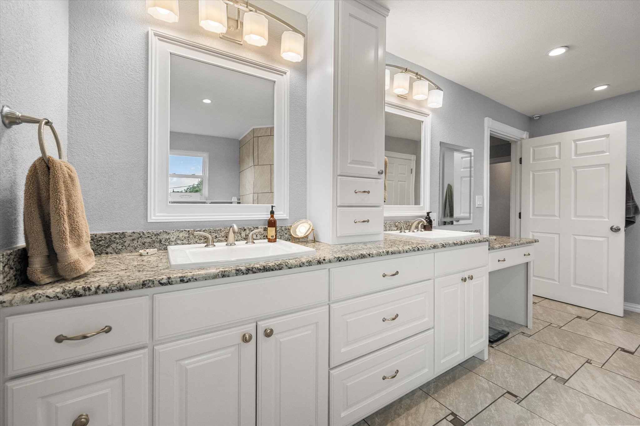 419 Sky Harbour Court Granbury TX 76049