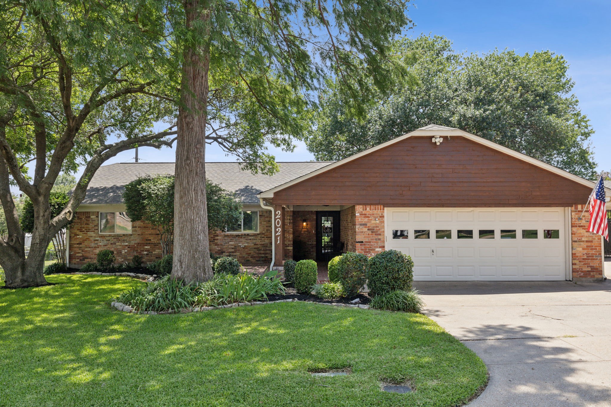2021 Mesquite Trail Hurst TX 76054