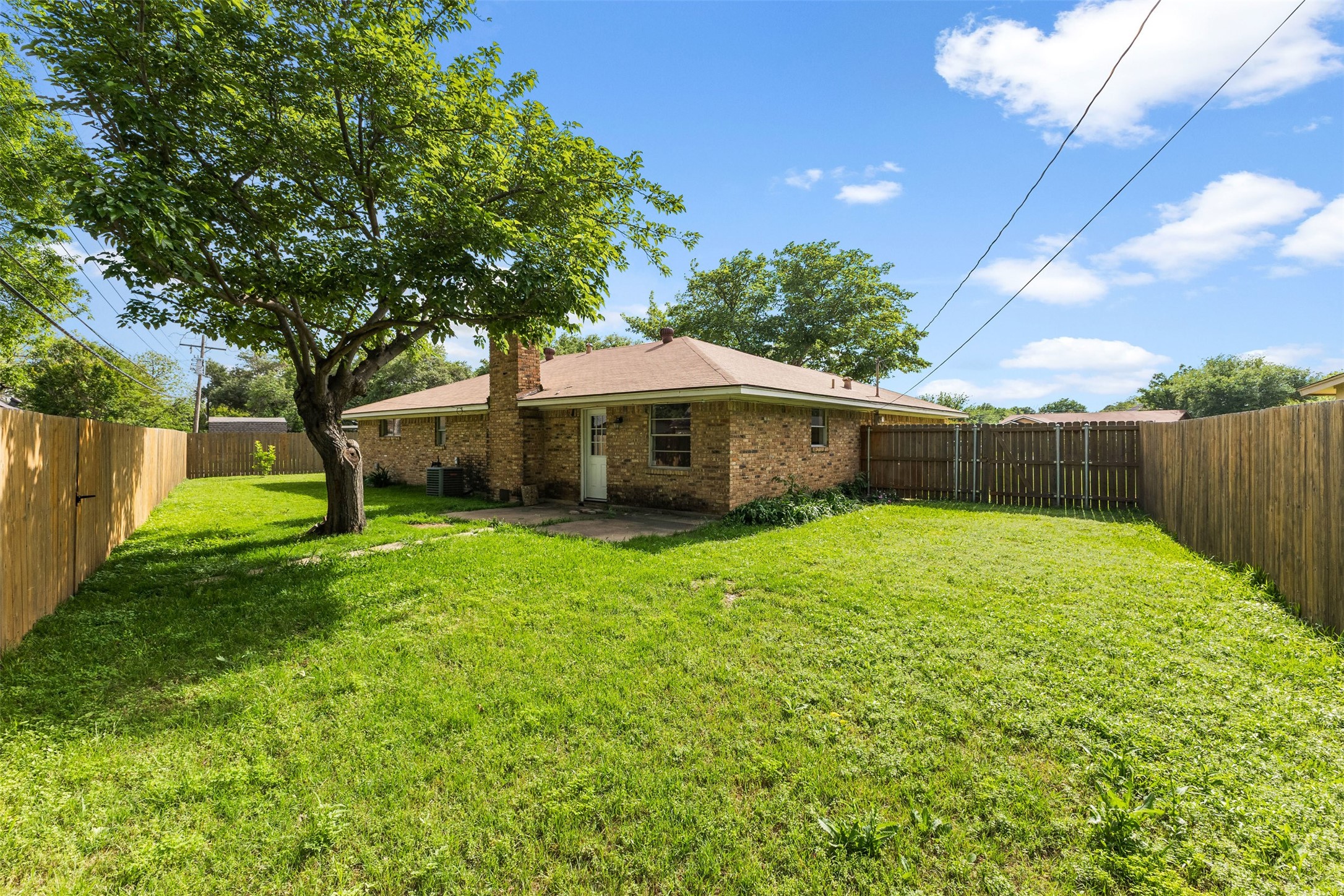 1705 Santa Clara Court Grand Prairie TX 75051