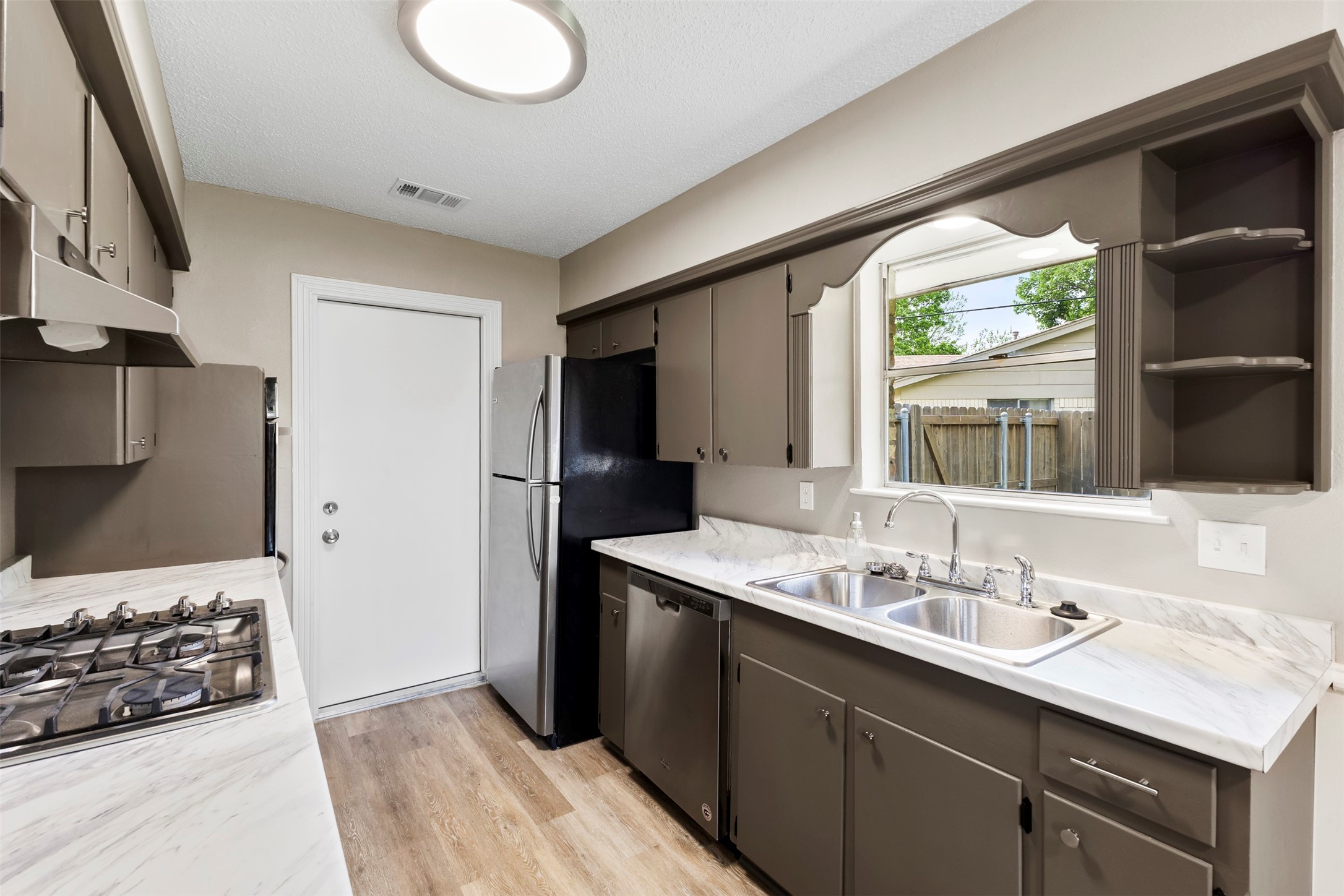1705 Santa Clara Court Grand Prairie TX 75051