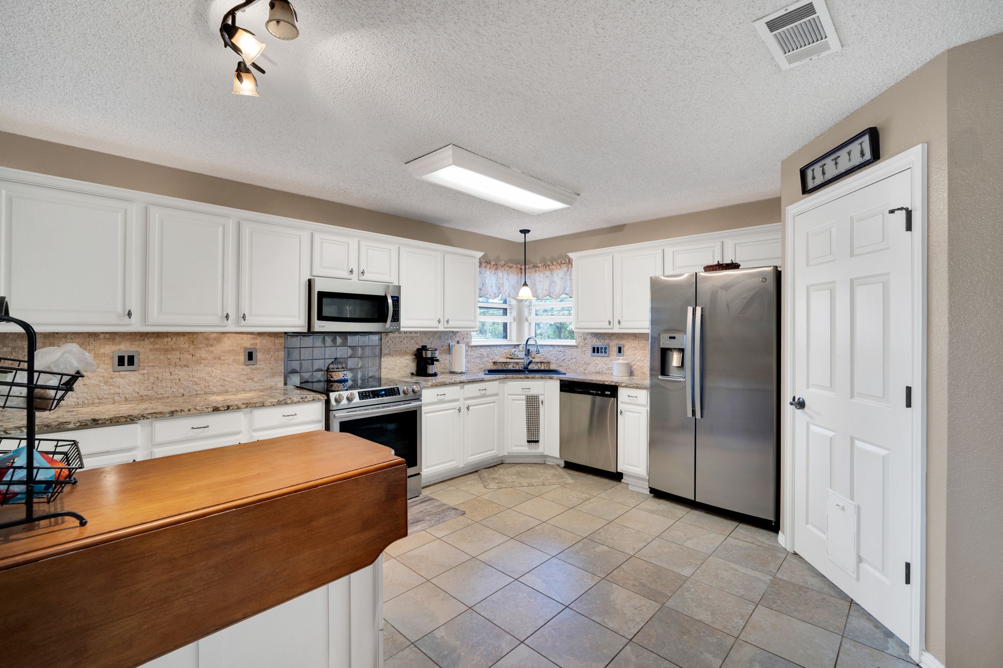1808 Rybovich Lane Mansfield TX 76063