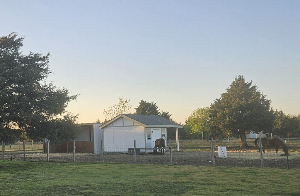 339 Meadow Lane Red Oak TX 75154