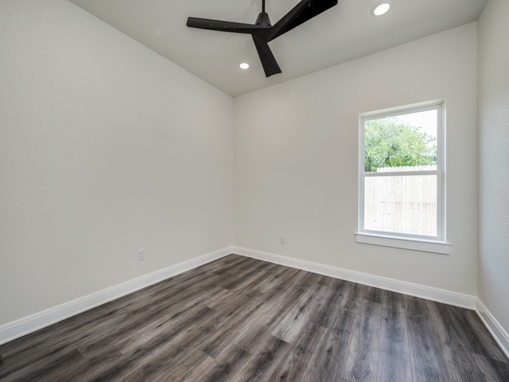 204 W Collins Decatur TX 76234