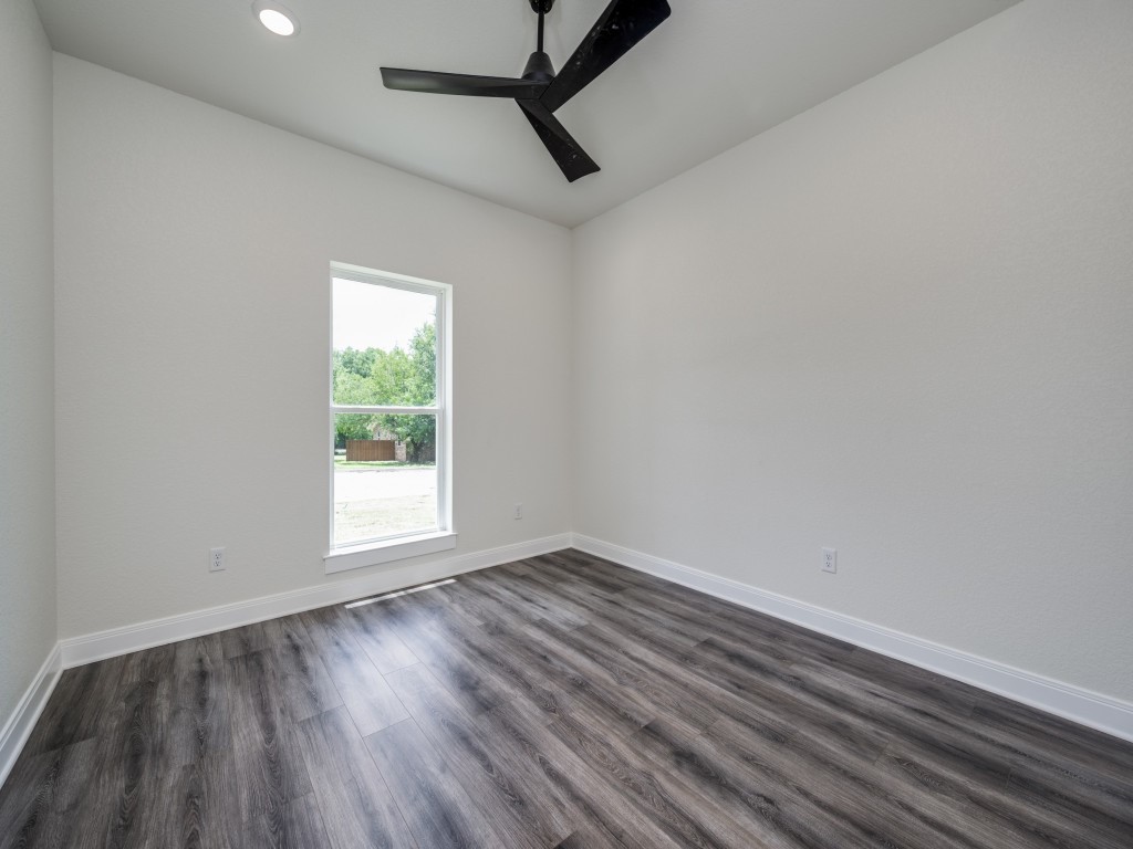 204 W Collins Decatur TX 76234