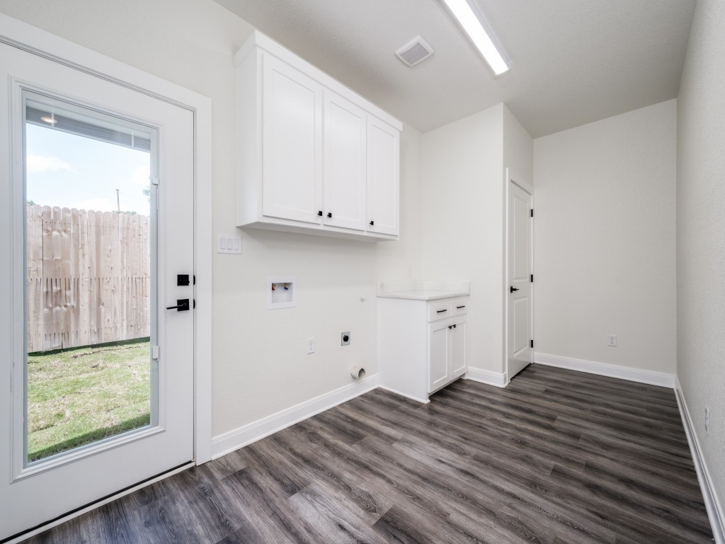 204 W Collins Decatur TX 76234
