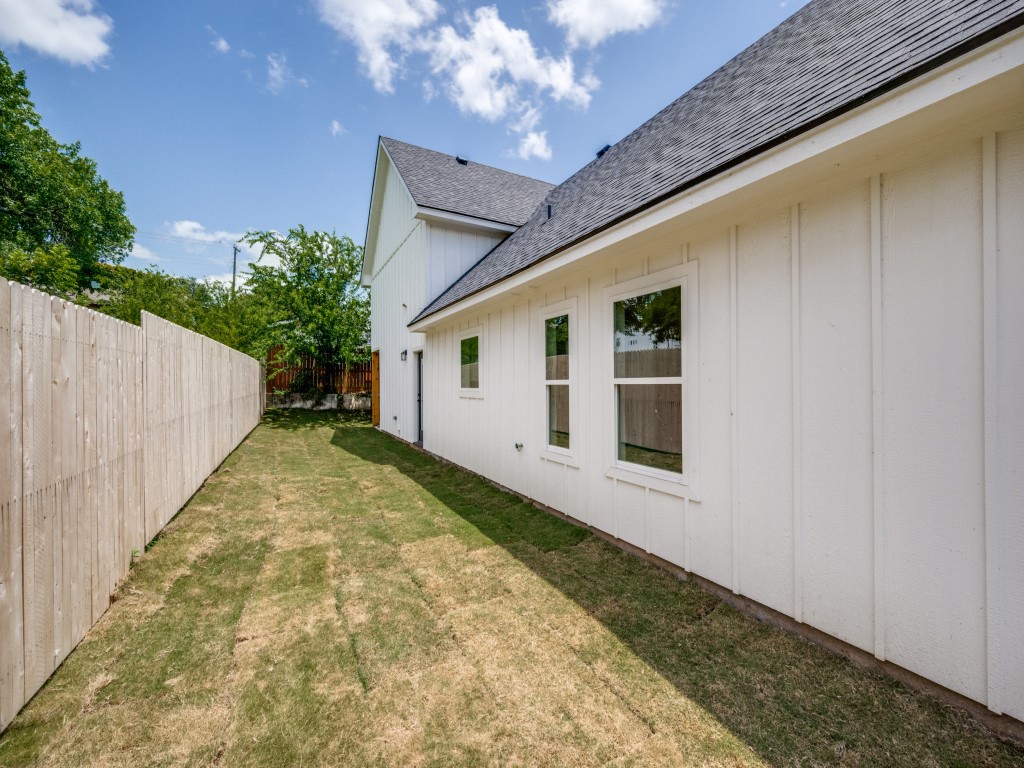 204 W Collins Decatur TX 76234