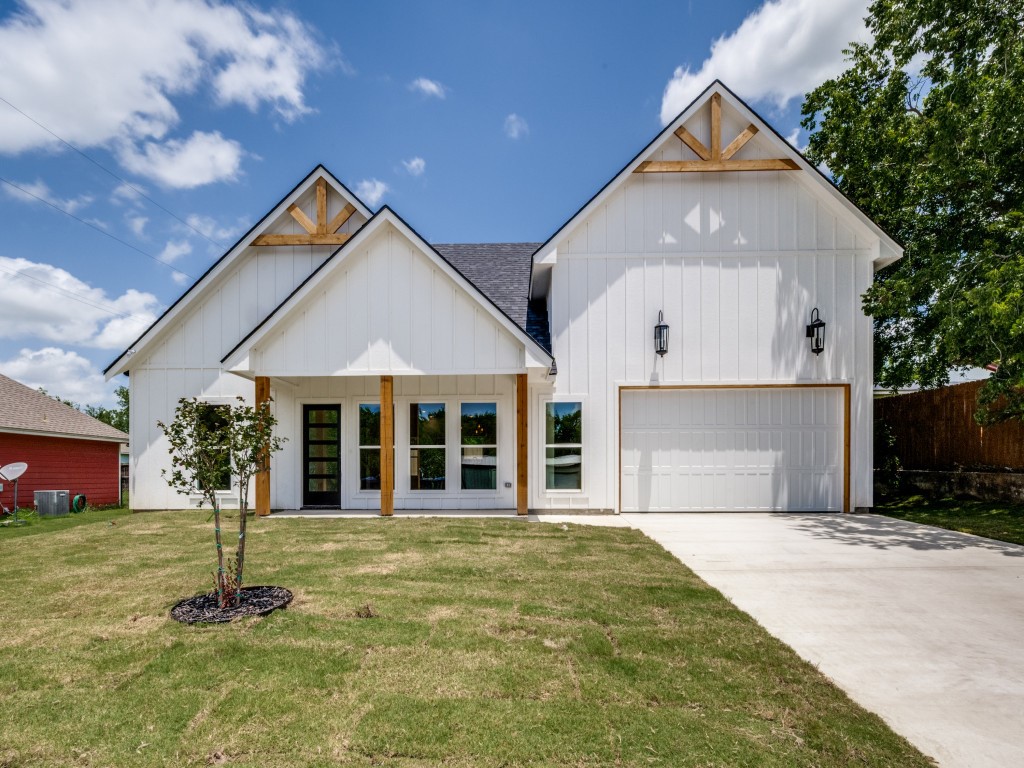 204 W Collins Decatur TX 76234