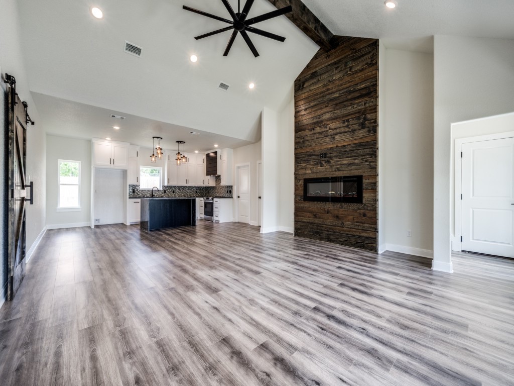 204 W Collins Decatur TX 76234