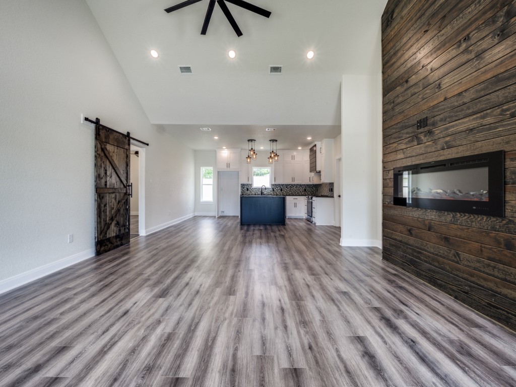 204 W Collins Decatur TX 76234