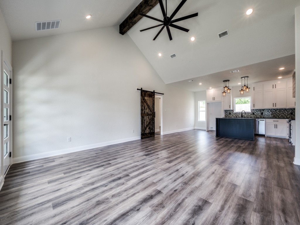 204 W Collins Decatur TX 76234